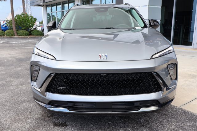 2025 Buick Envision Sport Touring photo 3