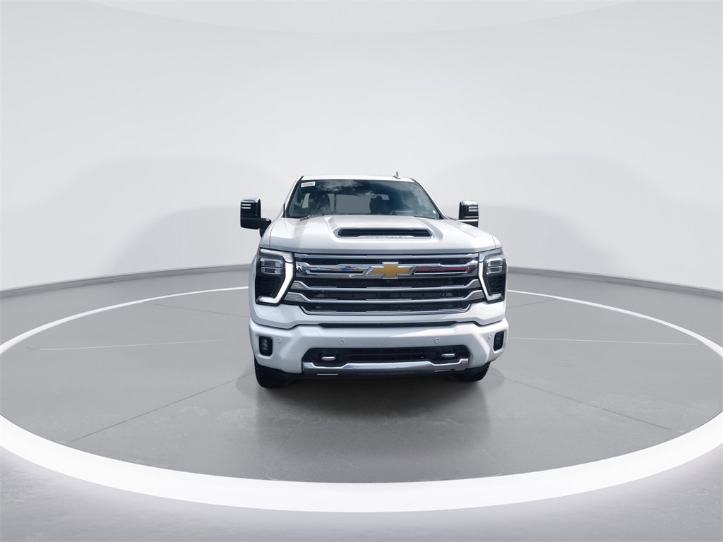 2025 Chevrolet Silverado 2500HD High Country photo 3