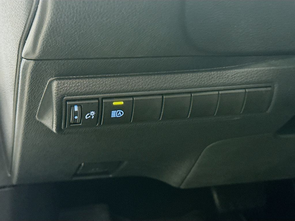 2022 Toyota Corolla SE photo 10