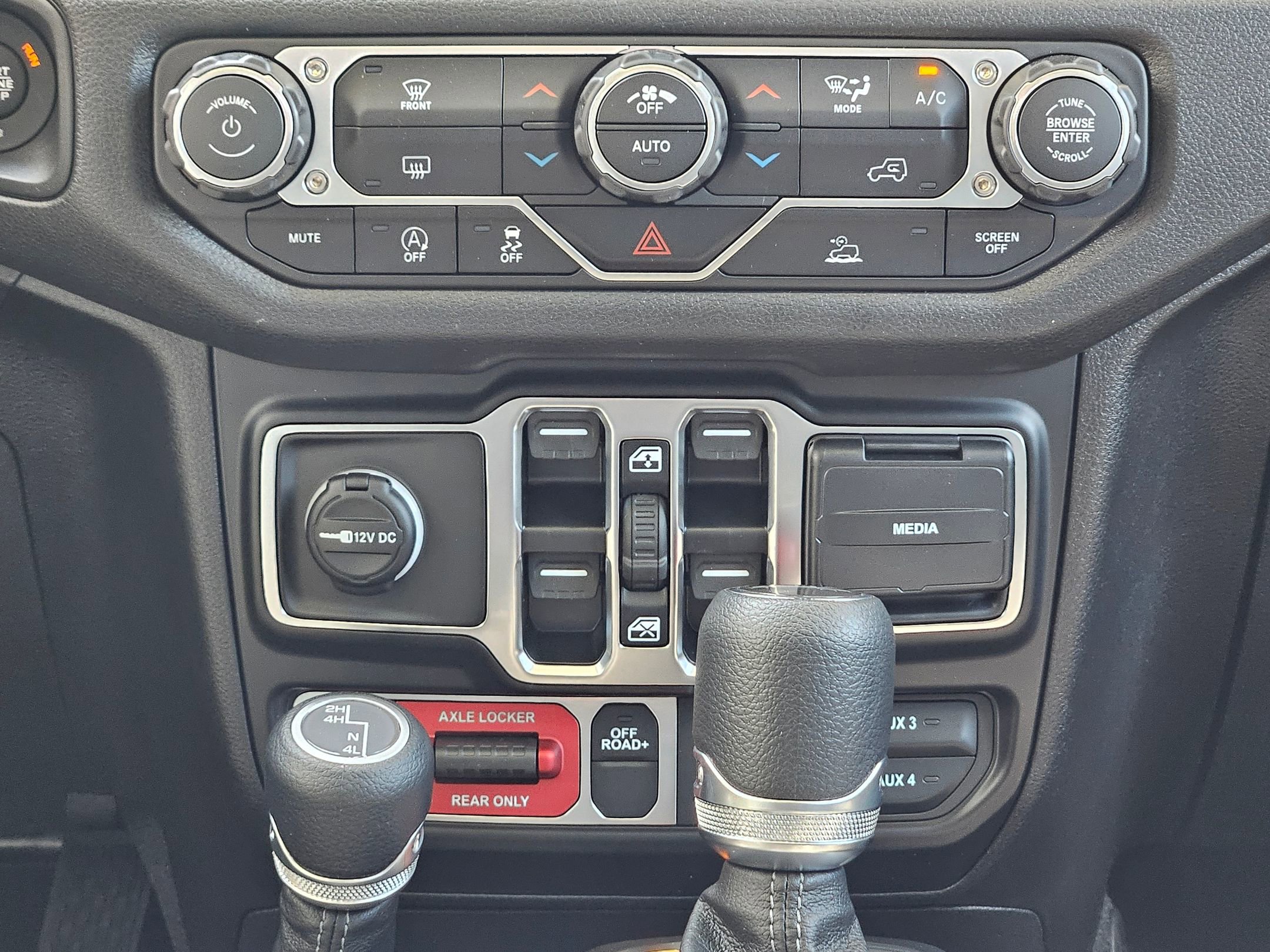 2025 Jeep Gladiator Willys photo 12