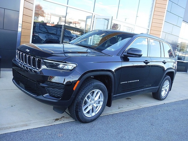 2025 Jeep Grand Cherokee Laredo's photo