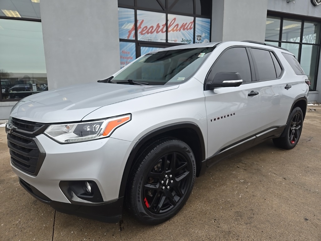 Used 2021 Chevrolet Traverse Premier with VIN 1GNERKKW7MJ196454 for sale in Kansas City