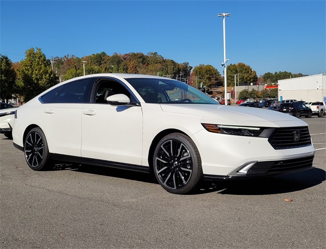 2025 Honda Accord Hybrid Touring's photo