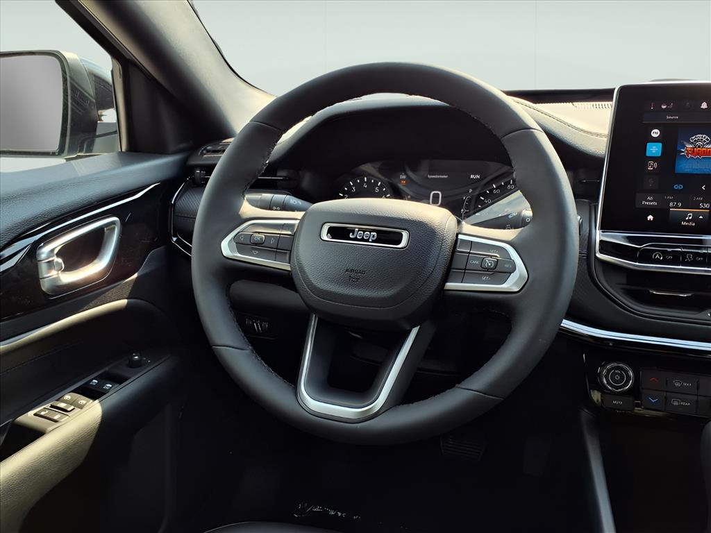 2026 Jeep Compass Latitude Altitude photo 12