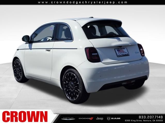 2025 Fiat 500e La Prima photo 7