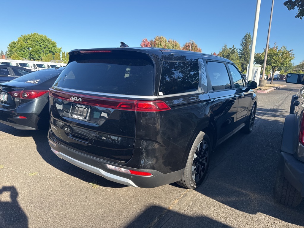 2024 Kia Carnival EX photo 3