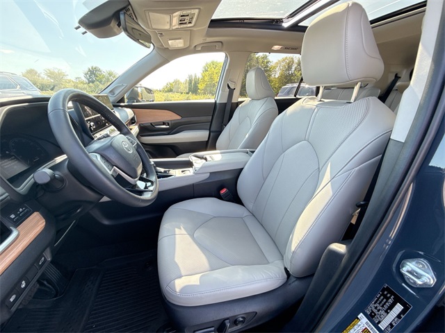 2024 Toyota Grand Highlander Limited photo 15