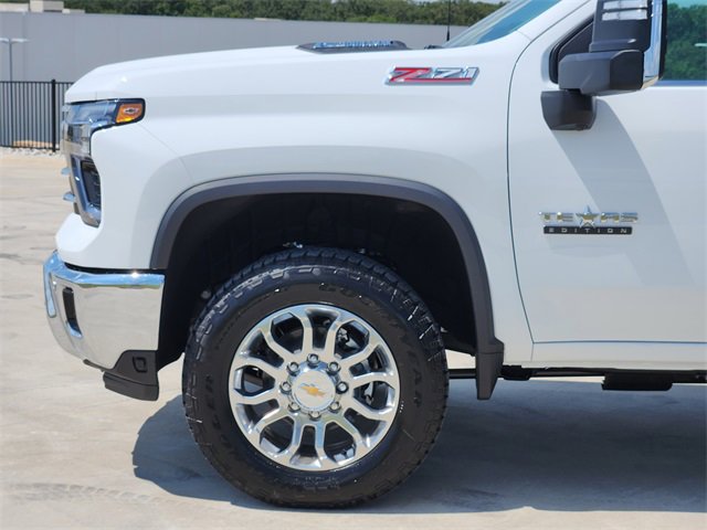 2025 Chevrolet Silverado 2500HD LTZ photo 7