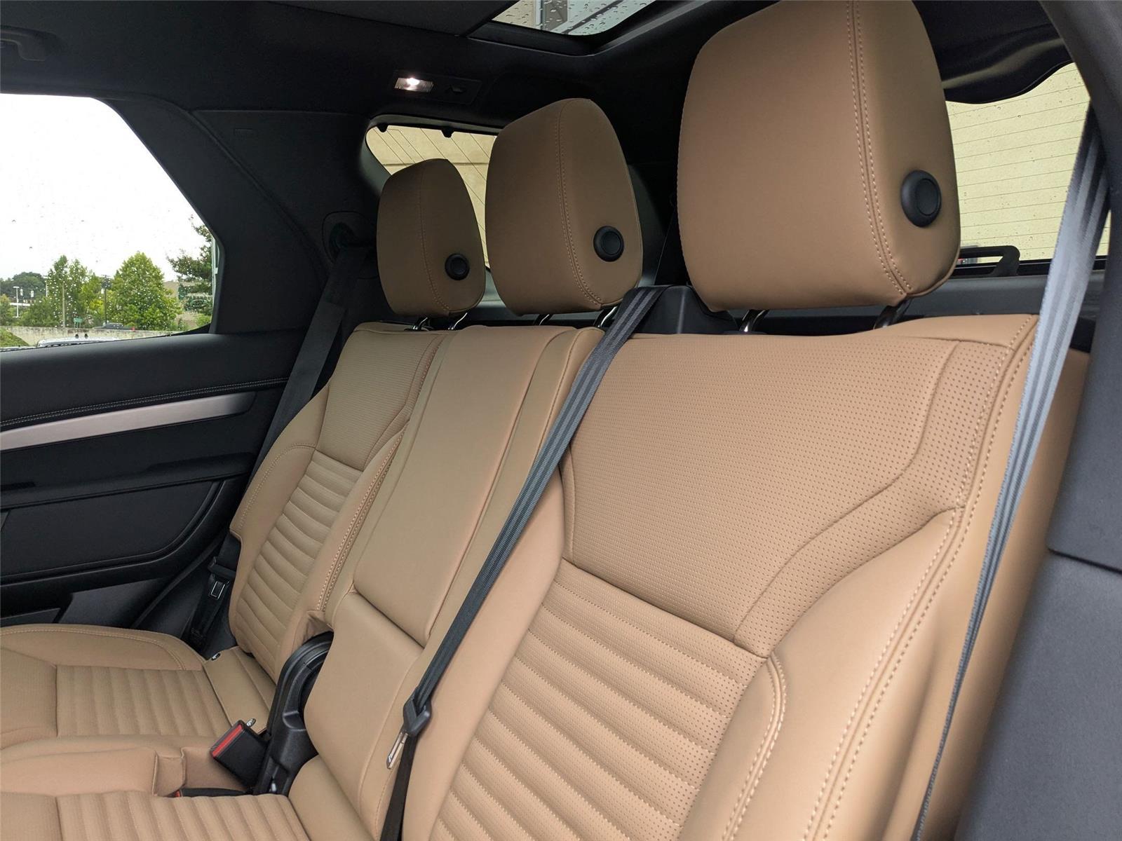 2025 Land Rover Discovery SE photo 25