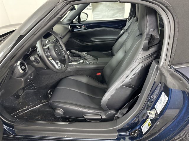 2025 Mazda MX-5 Miata Miata Grand Touring photo 3