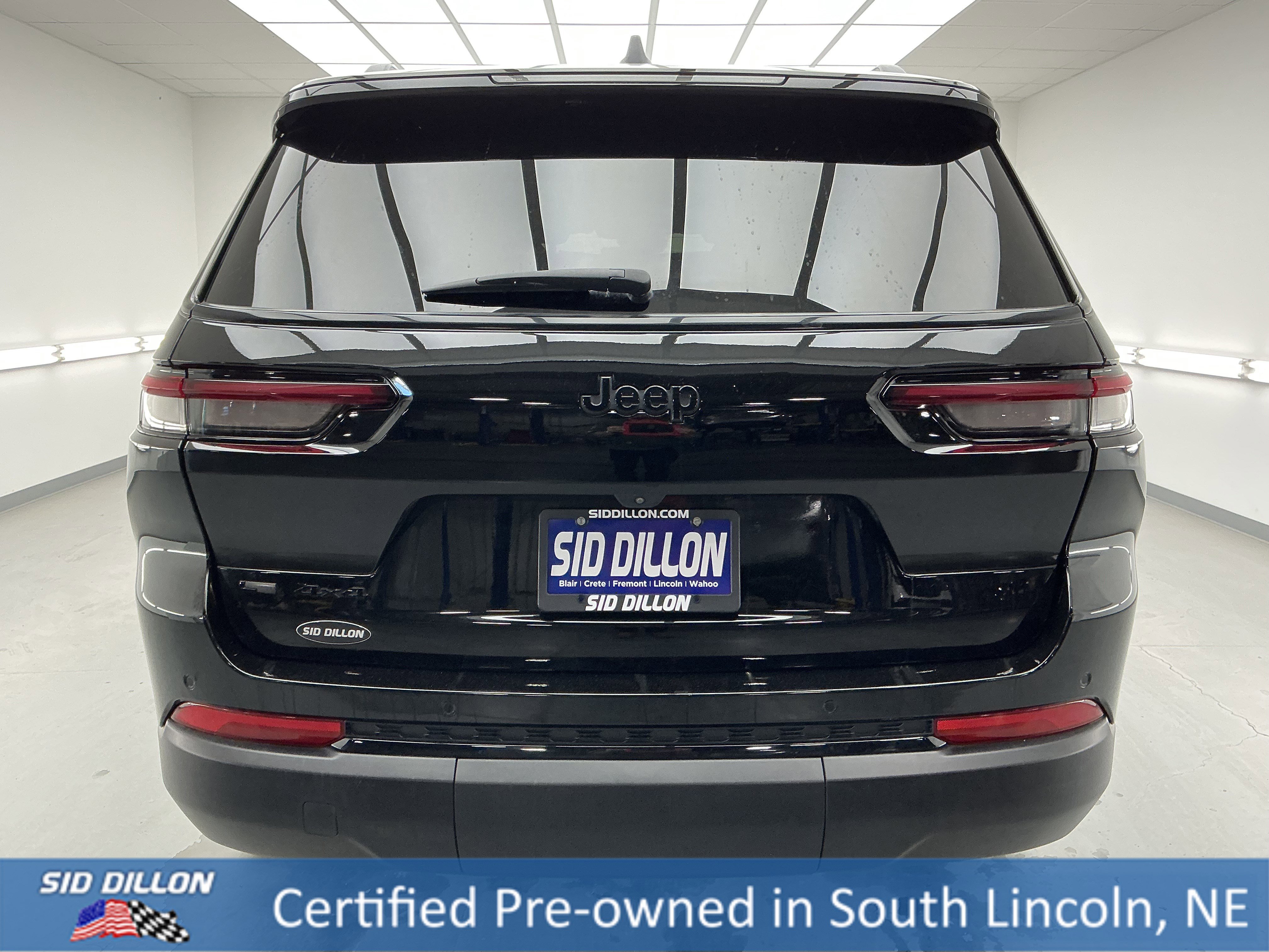 Image of Pre-Owned 2021 Jeep Grand Cherokee L Altitude 4WD SUV