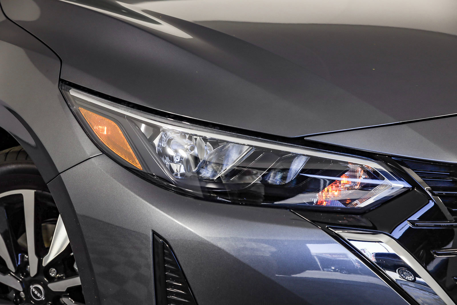 2025 Nissan Sentra SV photo 2