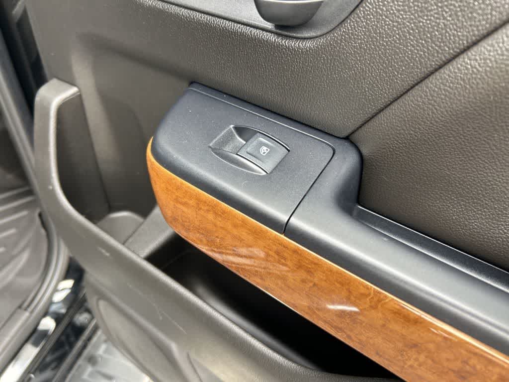 2019 Chevrolet Silverado 3500HD High Country photo 26