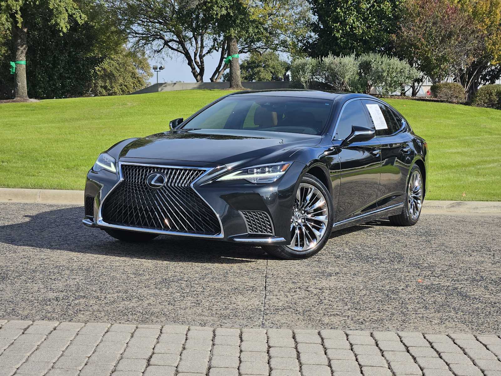 2021 Lexus LS Base's photo