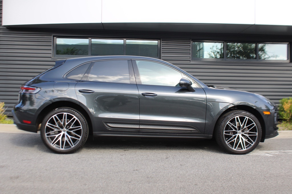 2024 Porsche Macan Base photo 8