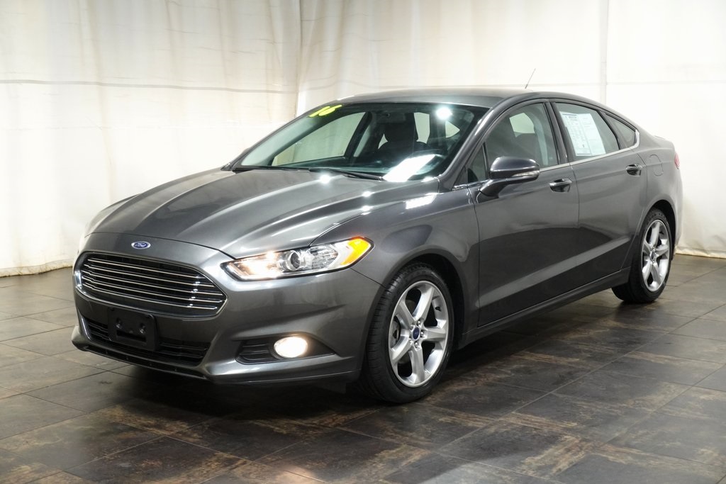 Used 2016 Ford Fusion SE with VIN 3FA6P0H74GR170675 for sale in Boardman, OH