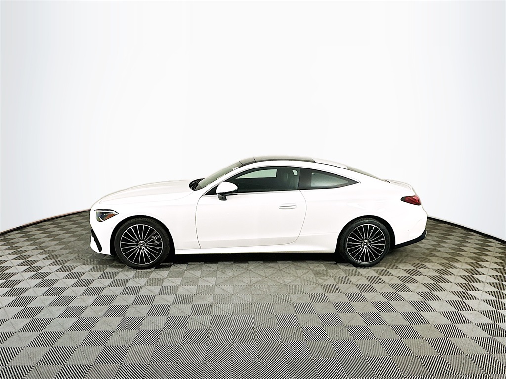 2025 Mercedes Benz CLE 450 4MATIC photo 4
