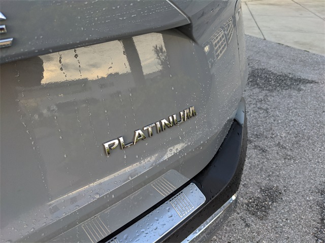 2022 Nissan Rogue Platinum photo 9