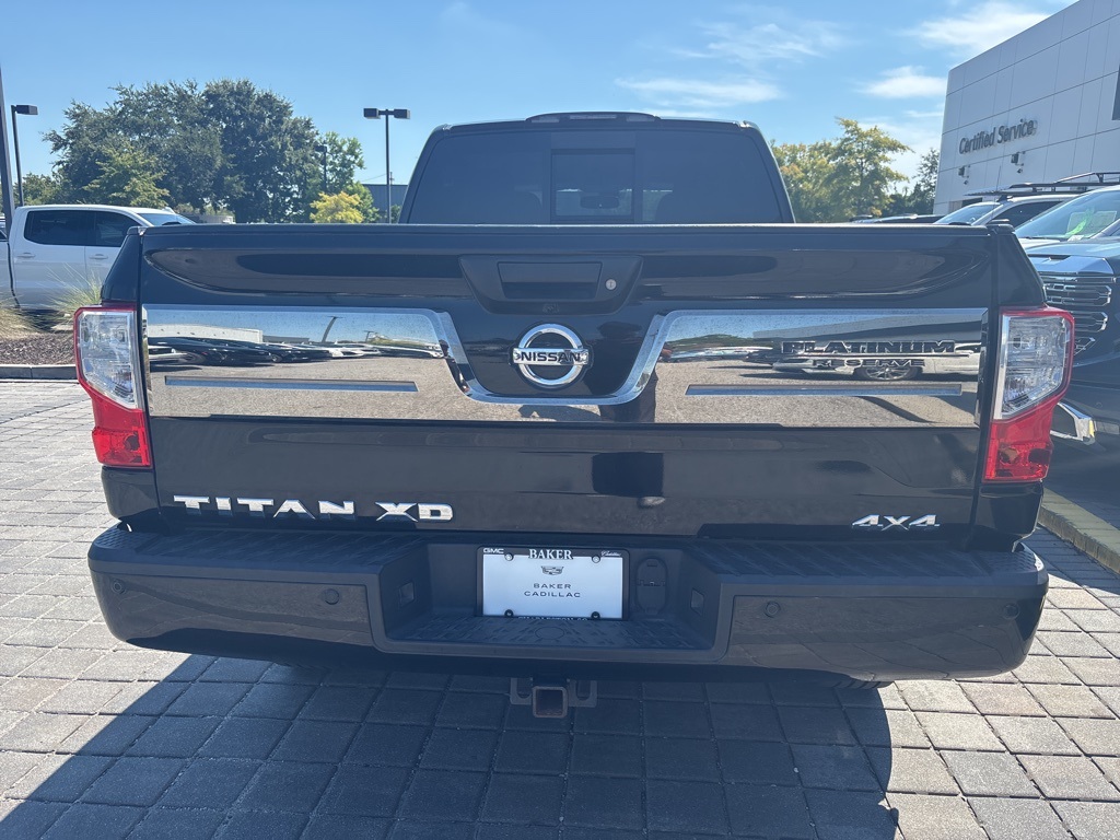 2016 Nissan Titan Crew Cab Platinum Reserve photo 3