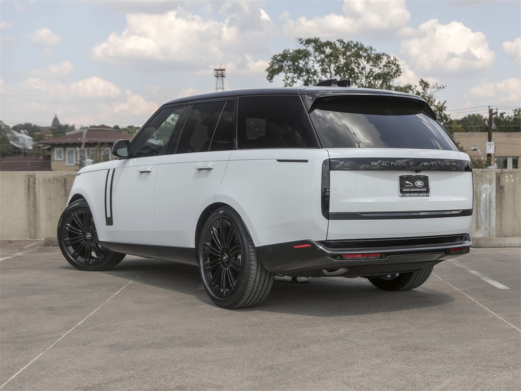 2025 Land Rover Range Rover SE photo 5