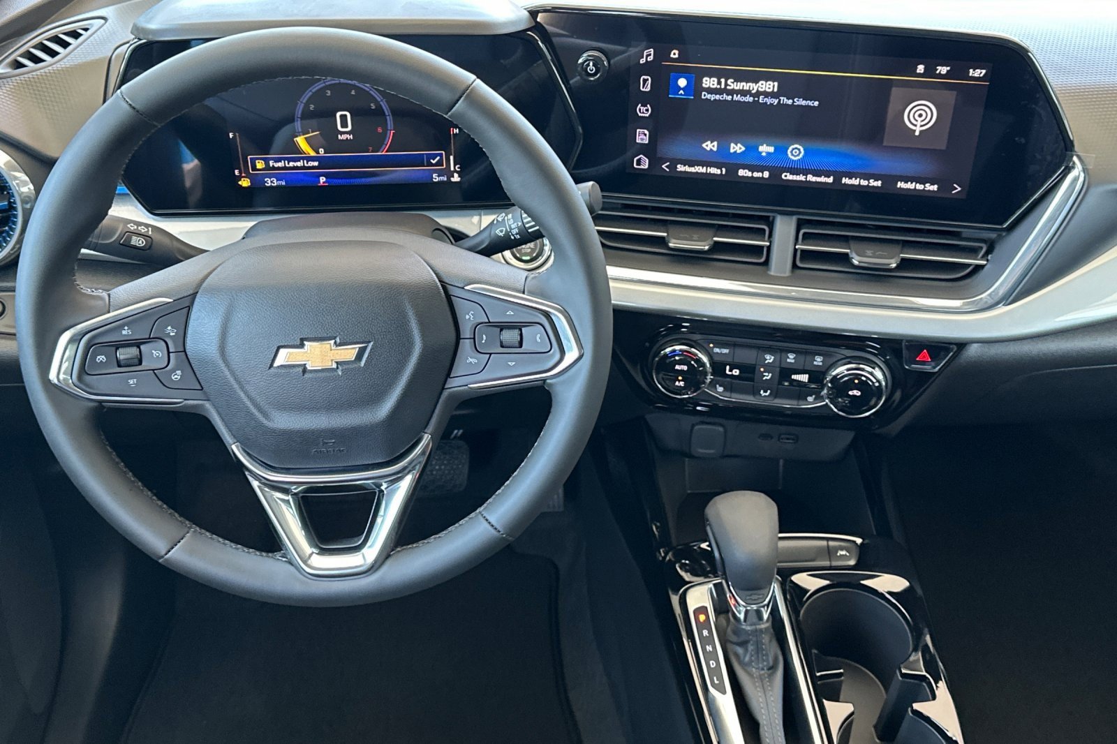 2025 Chevrolet Trax LT photo 14