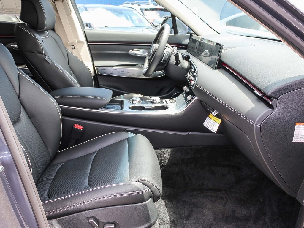 2026 Genesis Electrified GV70 photo 16