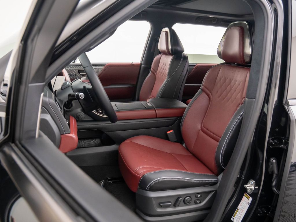 2026 Infiniti QX80 photo 15