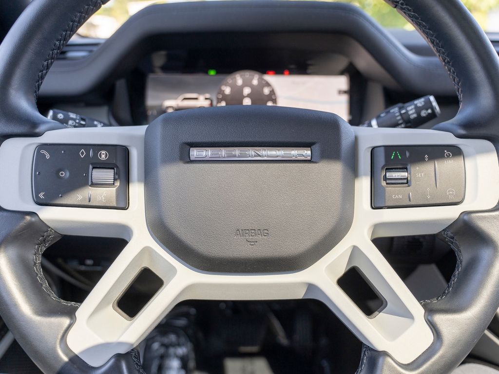 2024 Land Rover Defender 110 S photo 14