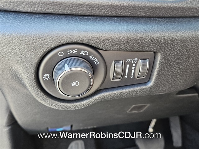 2026 Chrysler Pacifica photo 23
