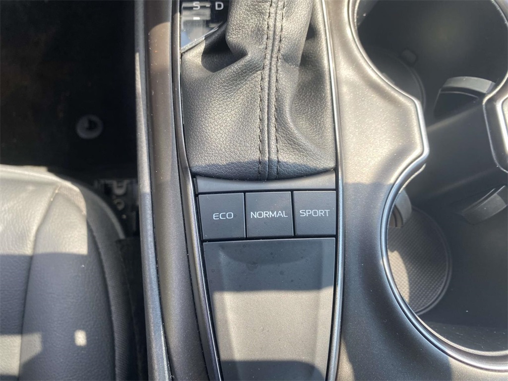 2024 Toyota Camry SE photo 21