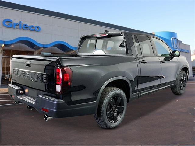 2026 Honda Ridgeline Black Edition photo 4