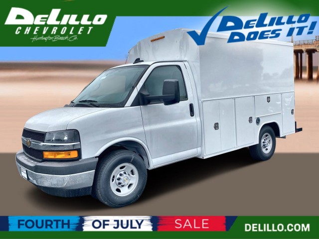 2025 Chevrolet Express Cutaway Base's photo