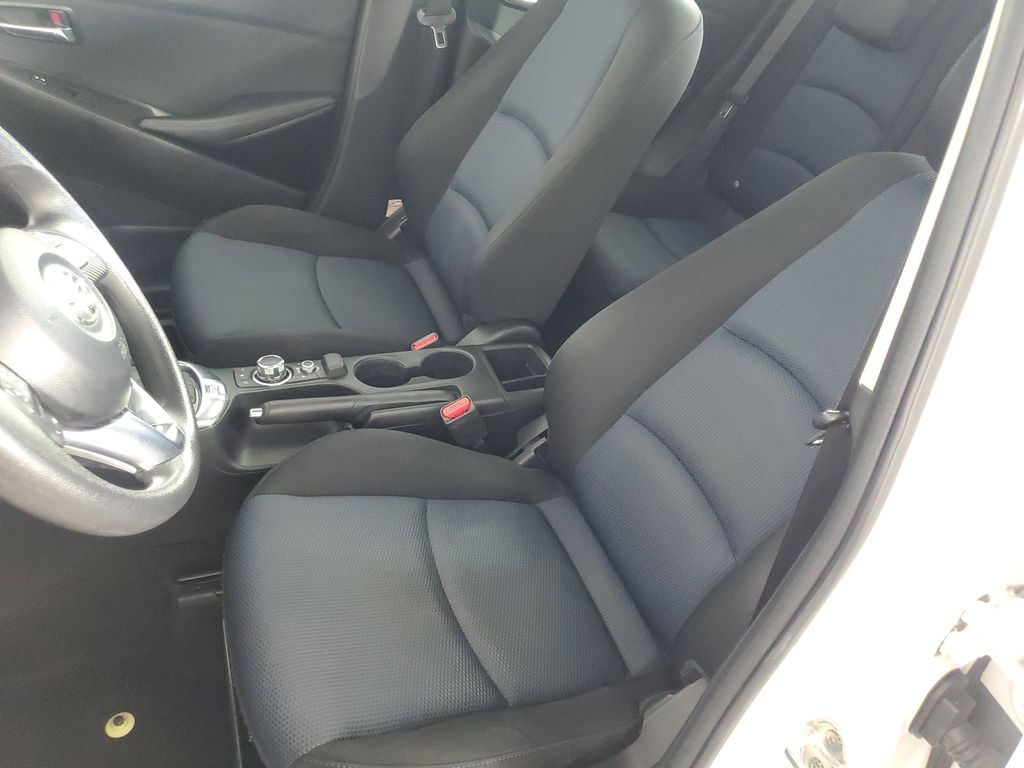 2017 Toyota Yaris iA Base photo 11