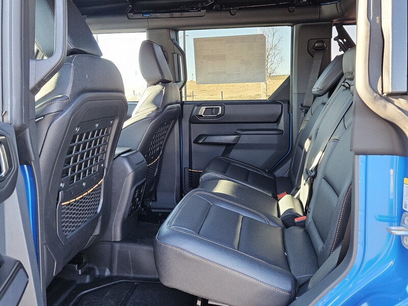 2024 Ford Bronco Badlands photo 6