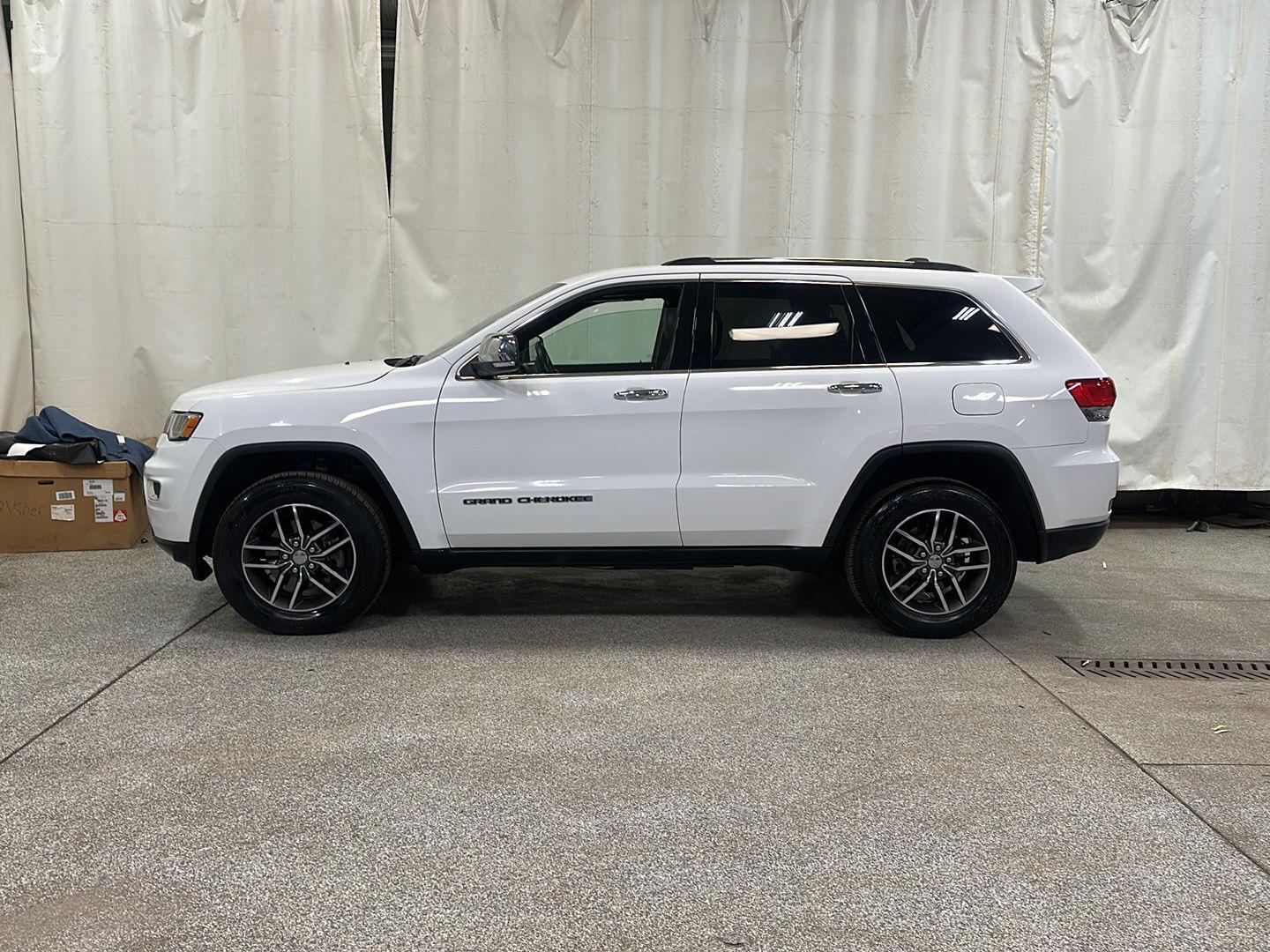 Used 2018 Jeep Grand Cherokee Limited with VIN 1C4RJFBG4JC298599 for sale in Waconia, Minnesota