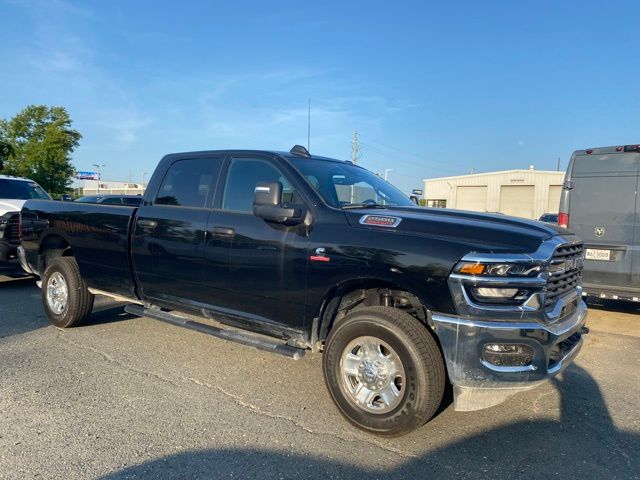 2025 Ram 2500 Tradesman photo 3