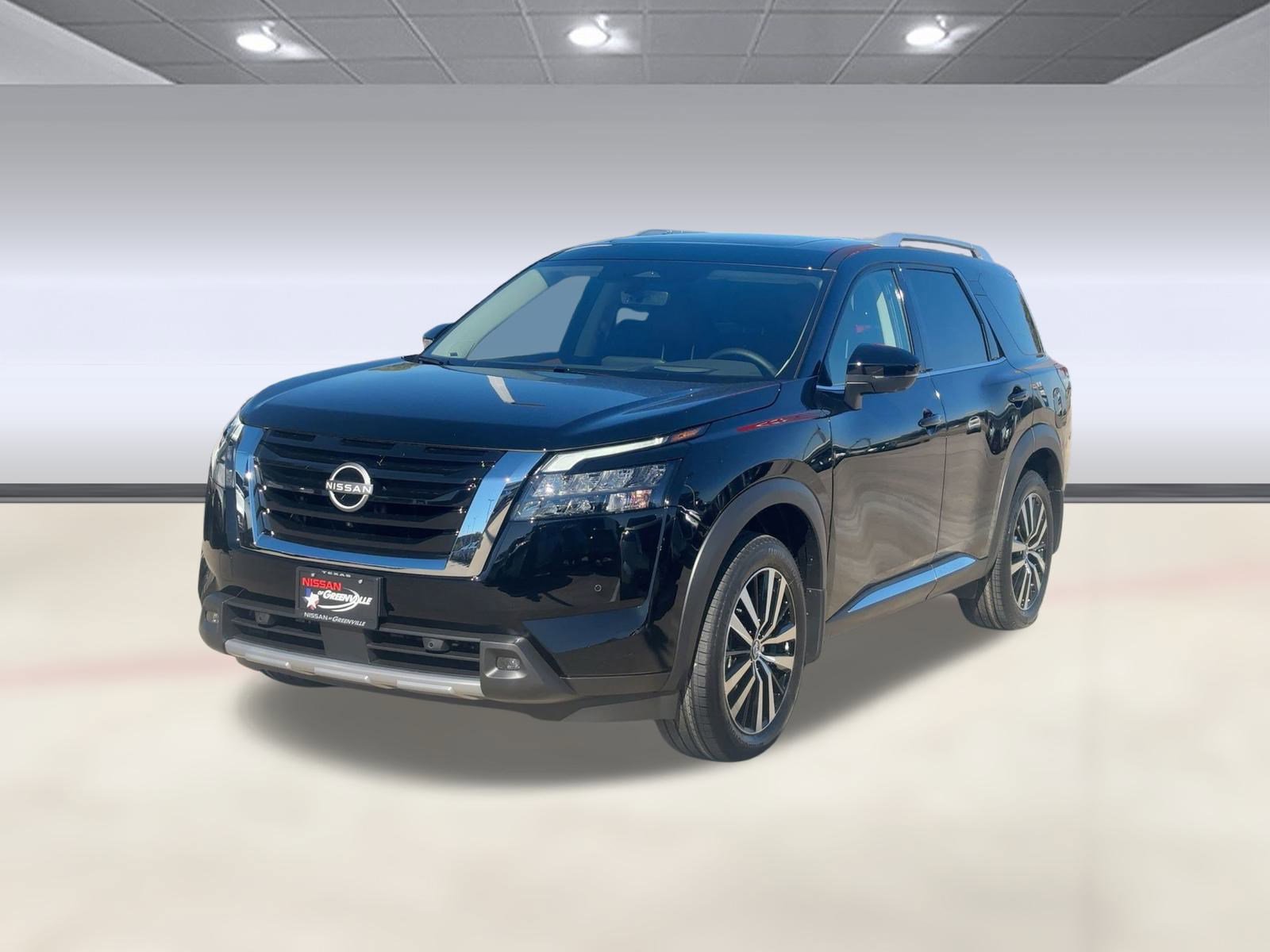 2025 Nissan Pathfinder Platinum's photo
