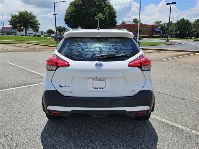 2020 Nissan Kicks SR photo 9