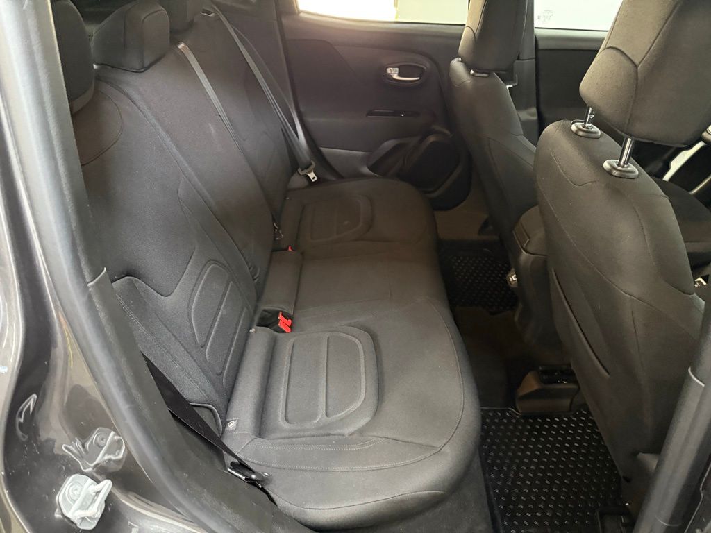 2020 Jeep Renegade Latitude photo 33