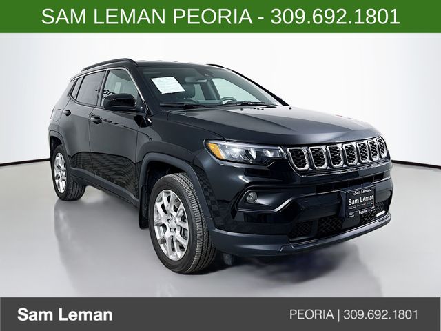 2024 Jeep Compass Latitude Lux's photo