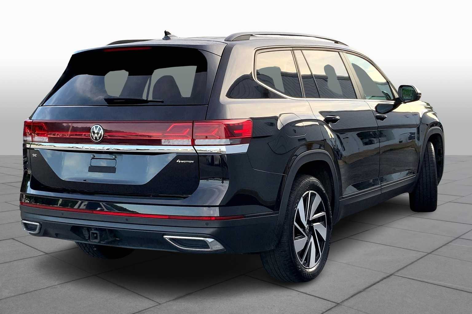 2024 Volkswagen Atlas SE Technology photo 12