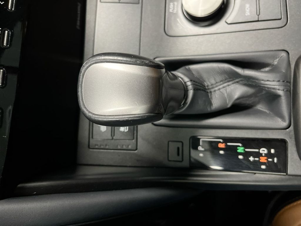 2022 Lexus IS 300 photo 12