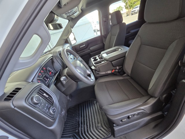 2025 Chevrolet Silverado 2500HD Custom photo 14