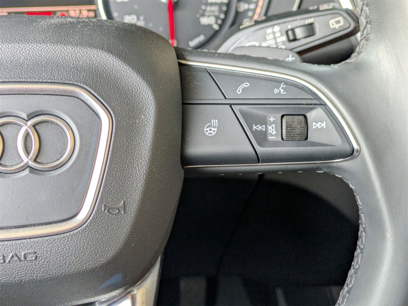 2023 Audi Q5 45 S line Premium photo 8