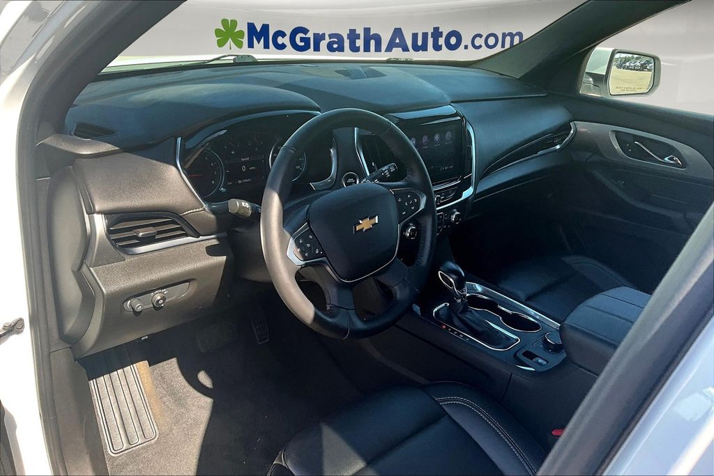 2022 Chevrolet Traverse Leather photo 15