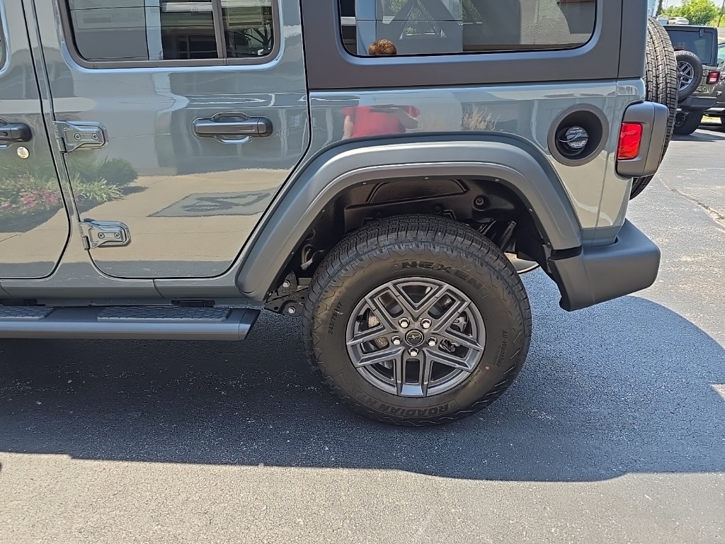 2025 Jeep Wrangler Sport S photo 12