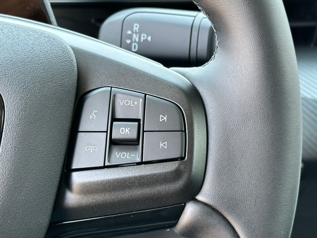 2025 Ford Mustang Mach-E Select photo 13
