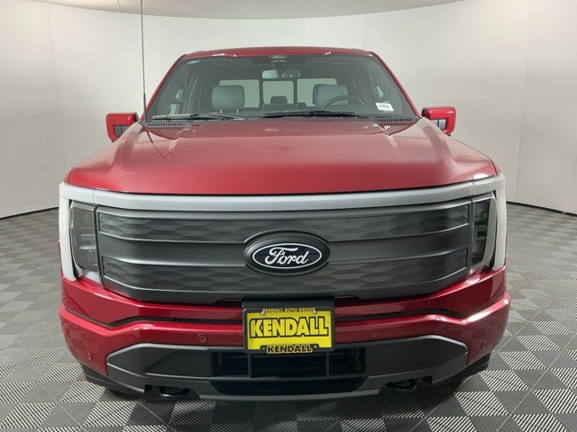 2025 Ford F-150 Lightning Lariat photo 2