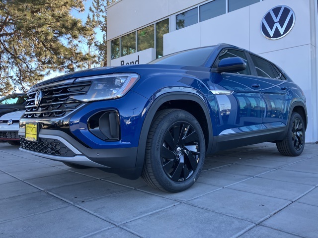 2025 Volkswagen Atlas Cross Sport SE Technology photo 3