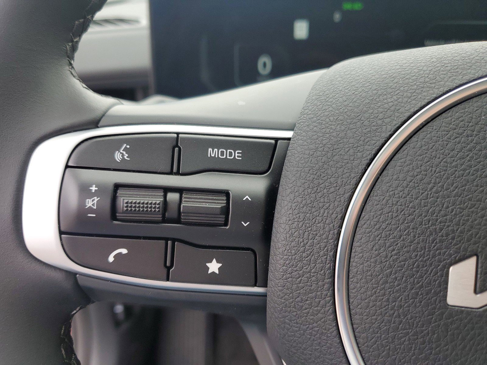 2025 Kia K5 EX photo 25